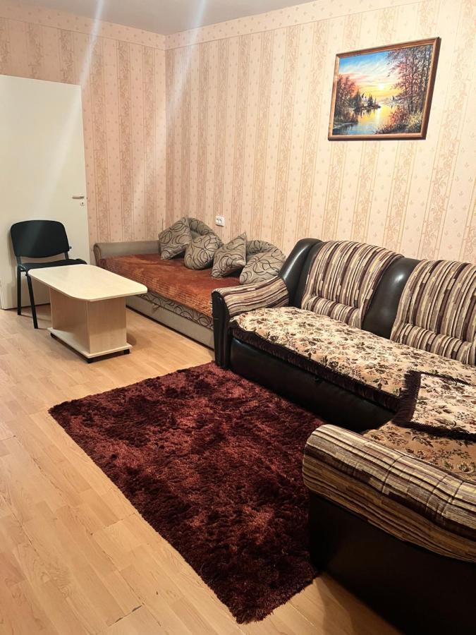 Ореховая горка Апартаменты с балконом и лифтом Нарва Екстер'єр фото