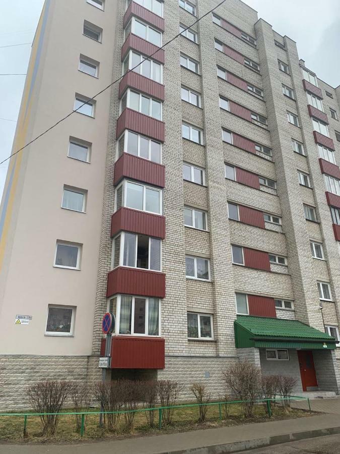 Ореховая горка Апартаменты с балконом и лифтом Нарва Екстер'єр фото