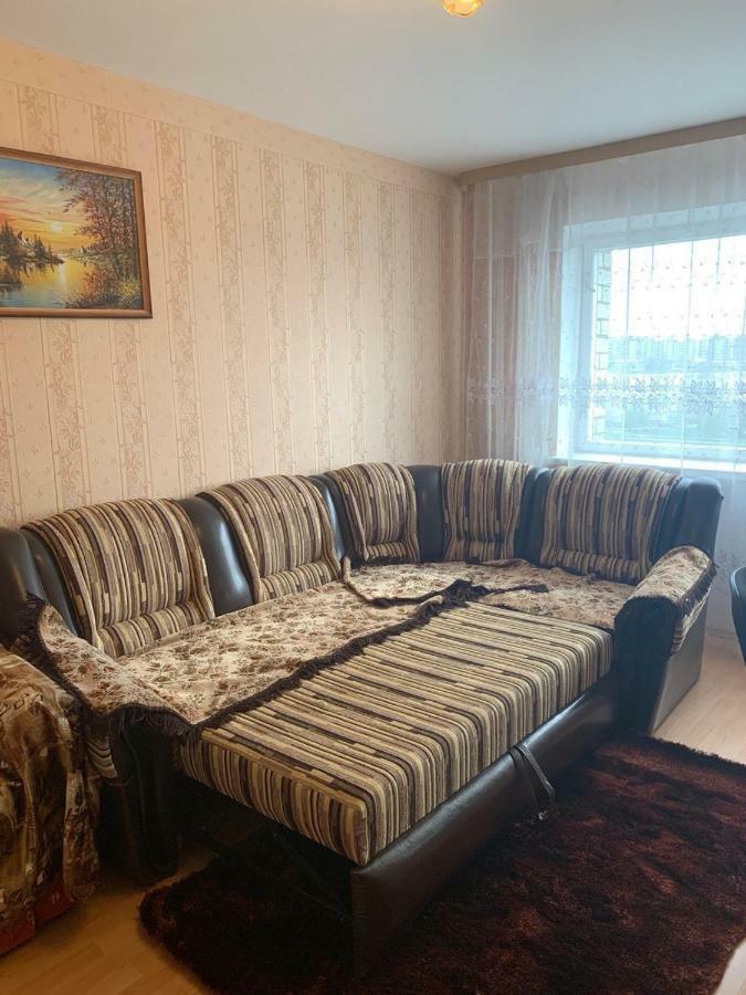 Ореховая горка Апартаменты с балконом и лифтом Нарва Екстер'єр фото
